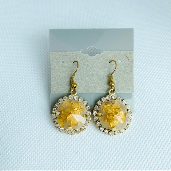 Jewelry - Gold Leaf Stone Surrounded by Crystals Earrings